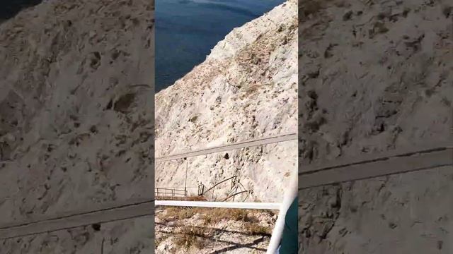 ⛔Самый опасный пляж Анапы ?. 800 ступенек к морю #анапа #супсех #черноеморе смотреть онлайн