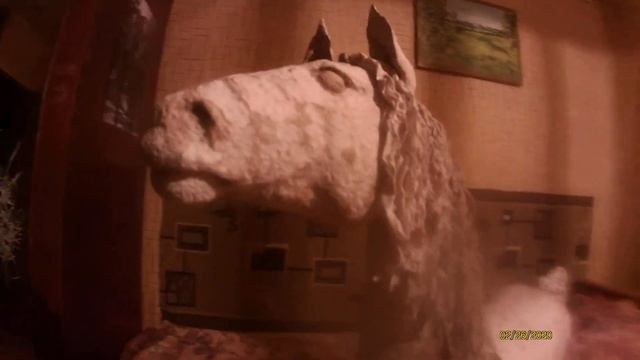 Какой стала лошадь из папье-маше смотреть онлайн