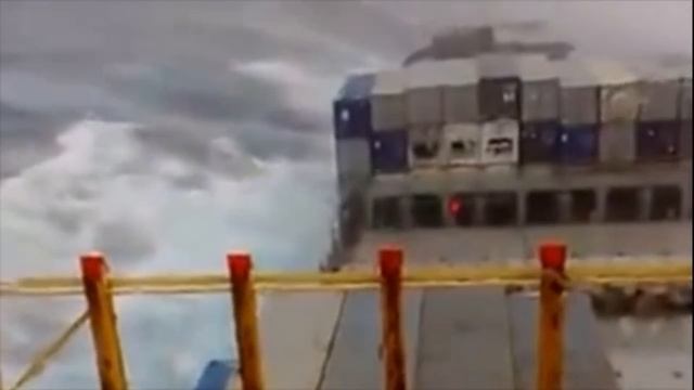 Biggest Container Ships In Storm! Huge Rogue Waves смотреть онлайн