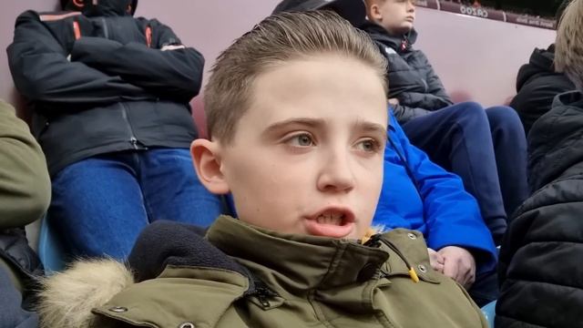 SCENES IN THE AWAY END AS MARTINEZ SCORES AN OWN GOAL Aston villa vs Arsenal vlog (1080p) смотреть онлайн
