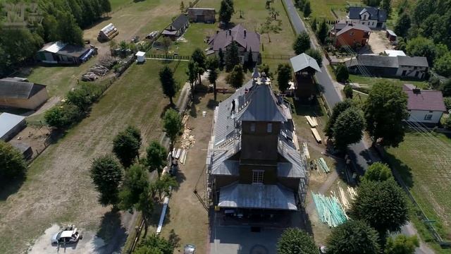Kościół św. Teresy od Dzieciątka Jezus w Dobieszynie z lotu ptaka 4K смотреть онлайн