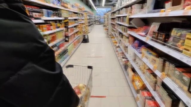 Продуктовый шопинг ? Дикси ? Пятерочка ? Закупились ?? Сдобные булочки на завтрак ☕?День с нами смотреть онлайн