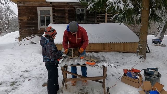 #diy Забота о пернатых. Кормушка своими руками из доски. #хочувдеревню #хутор смотреть онлайн