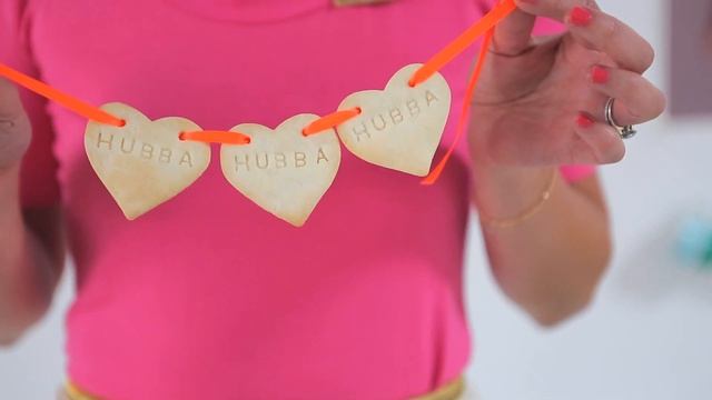 How to Make All Natural Gummy Hearts and Pie Crust Conversation Hearts смотреть онлайн
