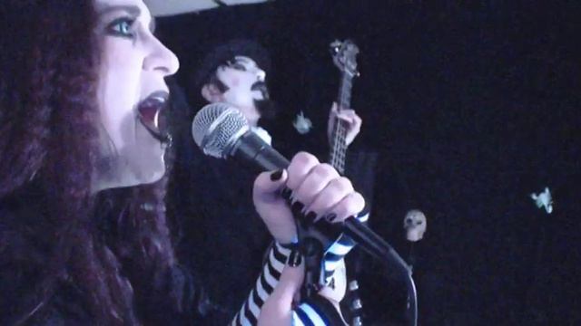 Inch Past Perfect - Neon Knights (Black Sabbath Cover) смотреть онлайн