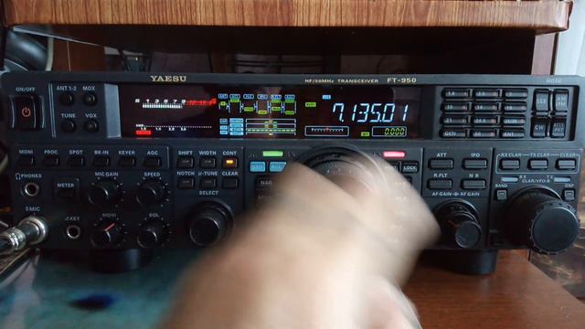 Трансивер Yaesu FT-950 смотреть онлайн