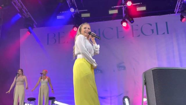 Beatrice Egli - Remscheid 2022 - Federleicht
