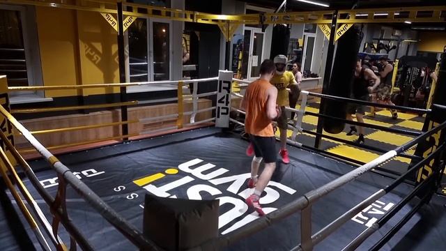 Спарринги по боксу 19 марта 2021 в Митино смотреть онлайн