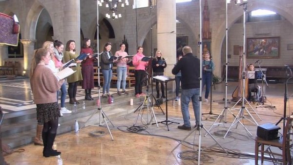 Deo Gracias - Britten - Tenebrae conducted by Nigel Short