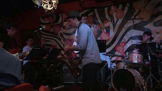 Daniel Chia - I Wanna Know (Tenor Saxophone Cover) смотреть онлайн