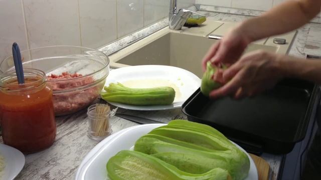 Фаршированные кабачки. Оригинальное приготовление кабачков. Кабачки в томатном соке. смотреть онлайн