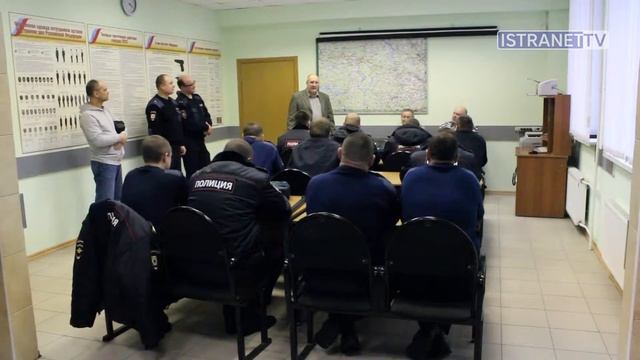 Связь поколений. Ветераны МВД встретились с молодыми полицейскими смотреть онлайн