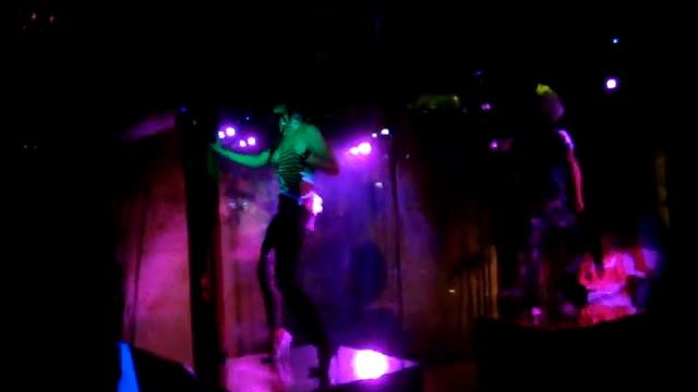 Go-Go Girls в клубе Тропикана смотреть онлайн