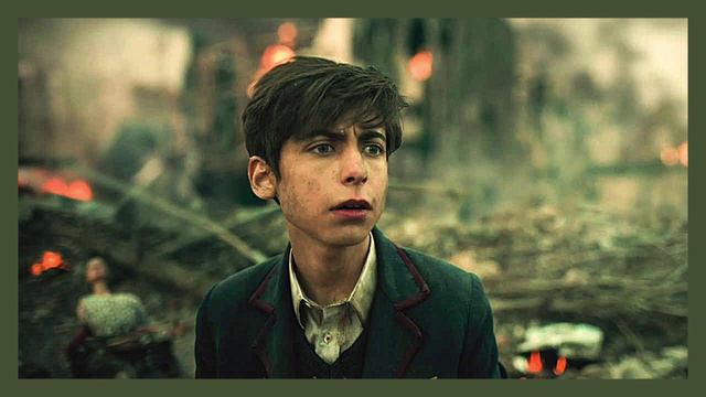 Umbrella Academy Season 1 Five Soundtrack S01E02 - [Woodkid - Run Boy Run]
