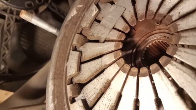 Замена сцепления на Renault Logan 2 (K4M, КП JH3 542). Clutch replace. смотреть онлайн