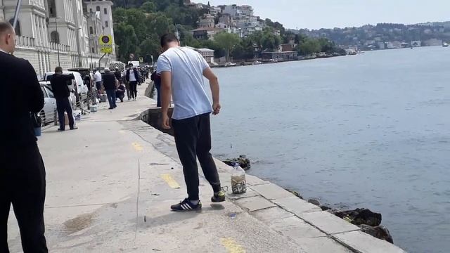 Едем к морю чёрному. Отдыхаю в кафе. Наблюдаем за любителями рыбалки. Торговый центр.