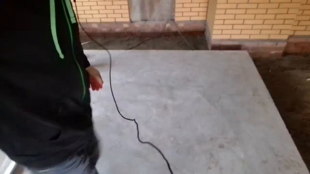 продолжаю шлифовать бетон ) подравниваю его. ... на улице становится прохладно ) Новосибирск смотреть онлайн