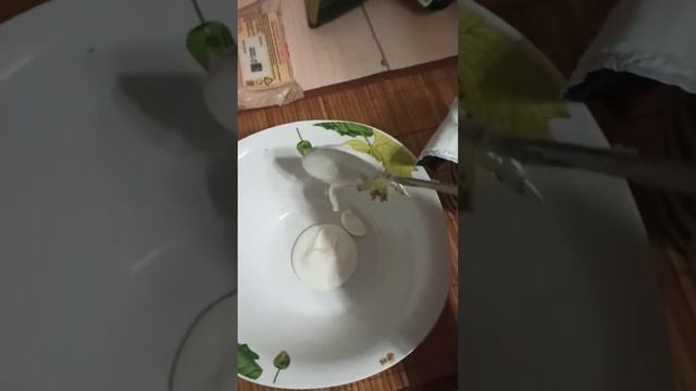 шаурма дома#шаурма #помидоры #огурцы#соус#лавашссыром #лаваш #сметана #майонез смотреть онлайн