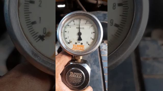 Testando pressao de combustivel motor OM926 mercedes смотреть онлайн