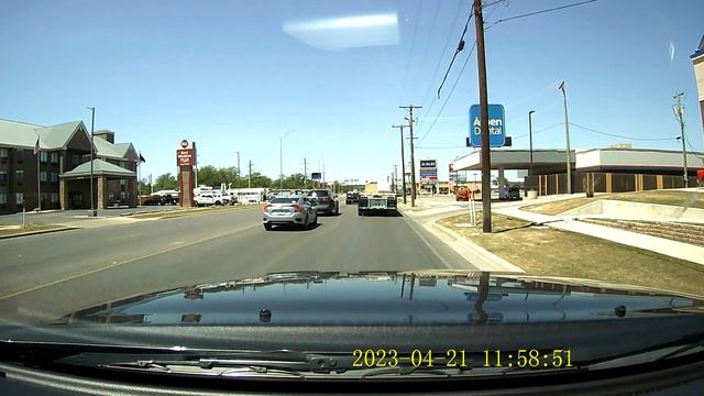 idiot in Ford Flex cuts off a flatbed hauler just to go shopping. Brownwood,Tx. 04/21/2023 смотреть онлайн