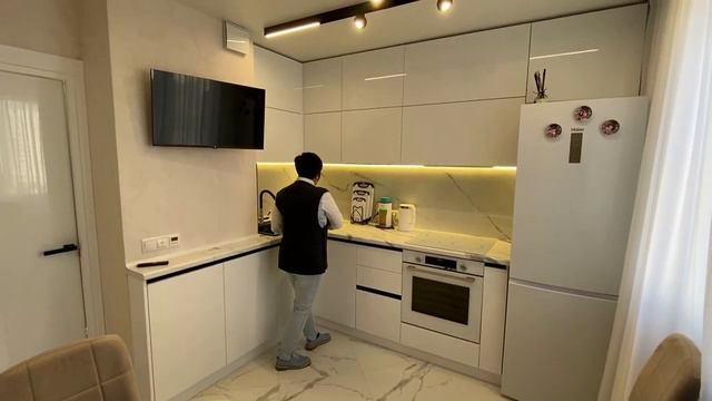 Кухня в панельке серии П-44. Вариант дизайна кухни на 9 кв.м