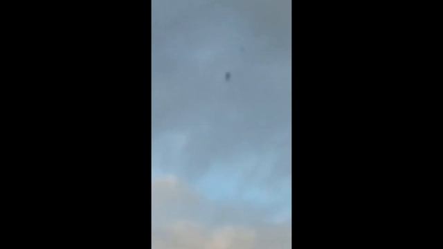 Необъяснимое явление в небе над Тагилом. Неопознанный летающий объект и странные звуки. смотреть онлайн