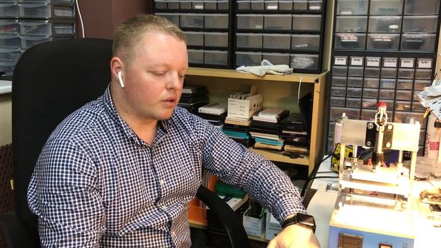 Как работает выездной сервис по ремонту iPhone смотреть онлайн