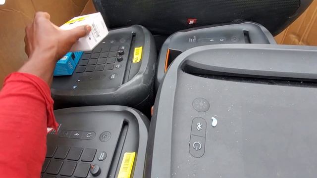 JBL Speaker. Not only was these Speakers Horrible Customer Returns But the Carrier forgot a pallet смотреть онлайн