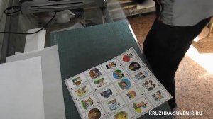 Изготовление виниловых магнитов love is на холодильник