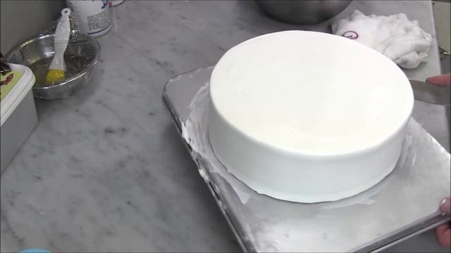 何人分？直径２４ｃｍ丸型：大きい苺デコレーションケーキの作り方 ｜ビルソンローラーズ смотреть онлайн