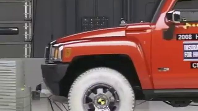 Hummer H3 CRASH TEST IIHS Moderate Overlap Test смотреть онлайн