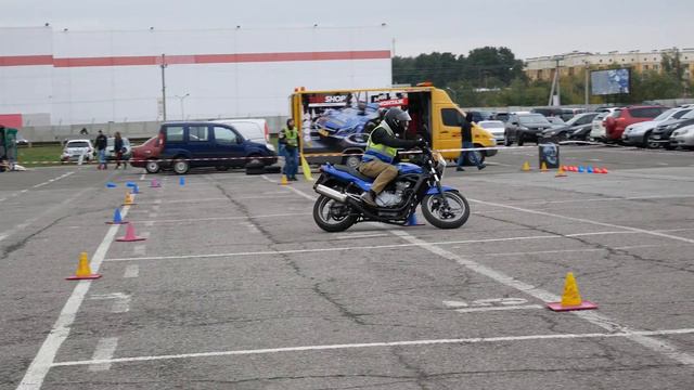 Motogymkhana. Заезд Макcима (№59) на Kawasaki er500 на соревнованиях 24 сентрября 2017 года смотреть онлайн