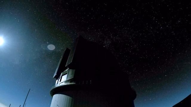 Moonlit Subaru Telescope смотреть онлайн