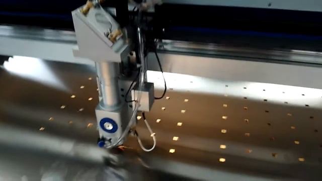 Лазерный станок СО2 режет черную сталь 1 мм / Www.станки-для-россии.рф