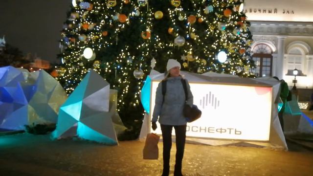 Новогодняя Манежная и Красная площади, январь 2021 год смотреть онлайн