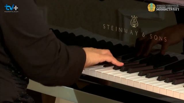 Sara Assabayeva & Aiman Mussakhajayeva - P. de Sarasate "Zigeunerweisen"/"Gypsy Airs" (Live) смотреть онлайн