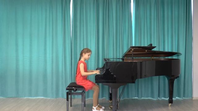 Сафина Софья И.С. Бах "Менуэт" смотреть онлайн