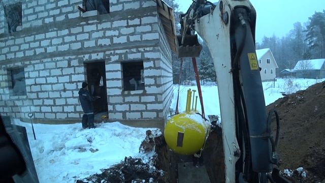 Копаю ямы под газголдеры на экскаваторе Terex. смотреть онлайн