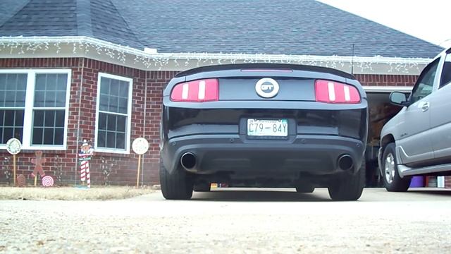 2012 Ford Mustang GT 5.0L - Borla ATAK Axleback Exhaust смотреть онлайн