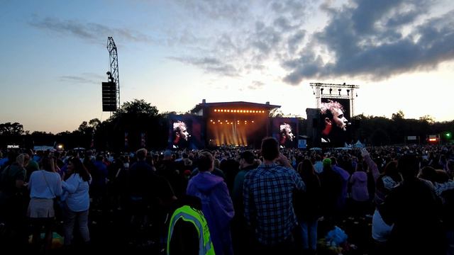 Dancing in the Dark in Dublin SAM FENDER LIVE смотреть онлайн