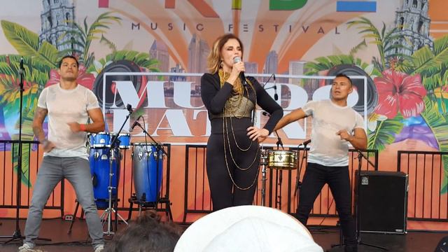 Lucia Mendes - Un Alma en Pena en el San Diego Pride (4k) смотреть онлайн