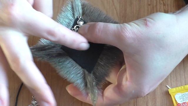 Брошь на пальто с мехом. Мастер класс. Основные приемы работы с мехом смотреть онлайн
