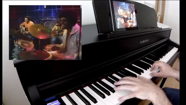 Tocando sobre "Ain't No Sunshine" смотреть онлайн