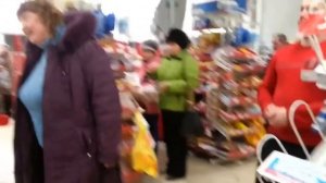 Сумасшедшая бабка в магните