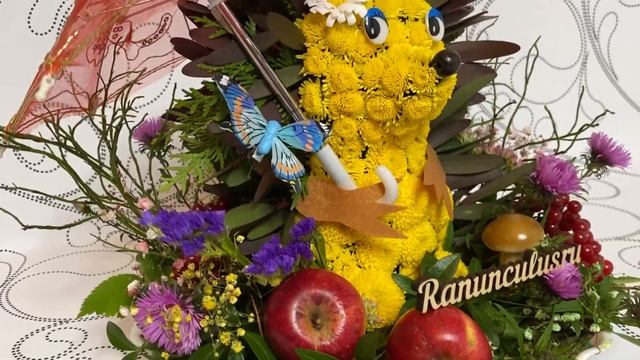 Ежиха из живых цветов смотреть онлайн