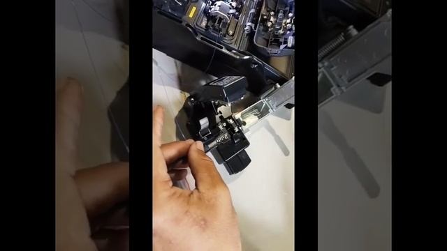 CARA PENYAMBUNGAN KABEL FIBER OPTIK DROPCORE 1 CORE MENGGUNAKAN FUSION SPLICER FUJIKURA 22s смотреть онлайн