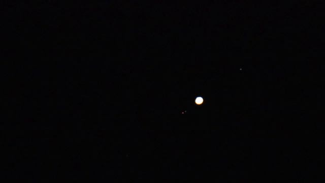 Observe the Galilean moons with Jupiter in a video using DSLR смотреть онлайн