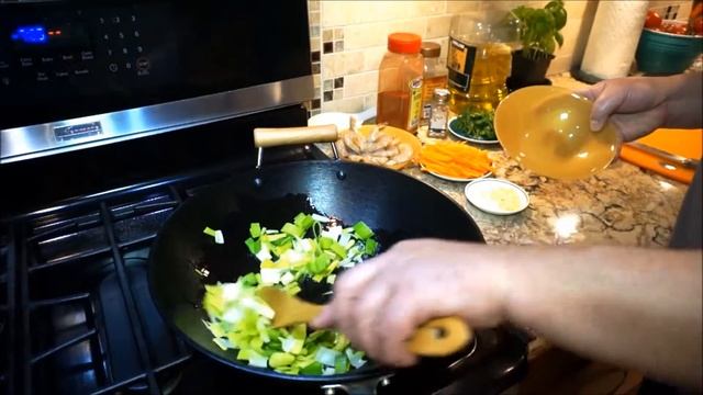 Креветки с брокколи в воке_ Shrimp with broccoli stir fried смотреть онлайн