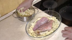 Морской окунь с картошкой запечённый  в духовке.