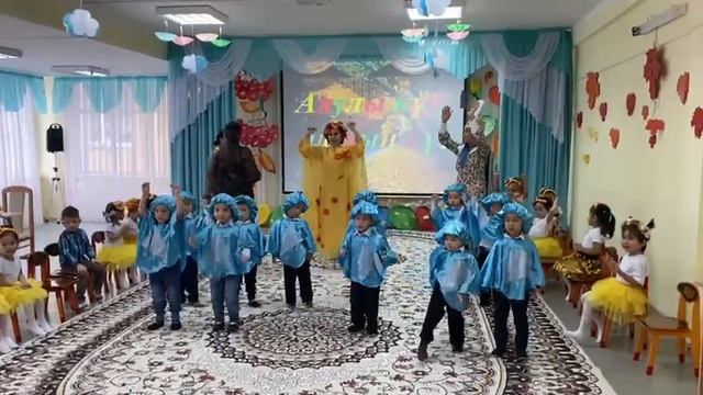 кап- кап- кап, дождик пошёл танец детишек❤️? наказали тучу??️?️ смотреть онлайн